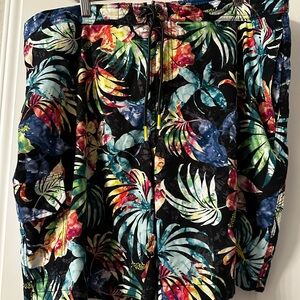 Like New Tommy Bahama Hybrid Tropical Print Men's Lined Board Shorts